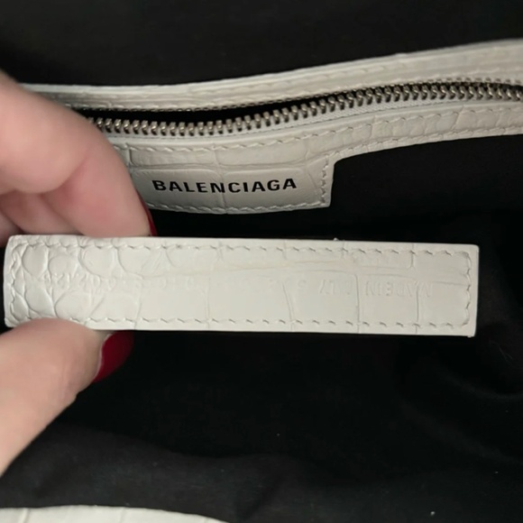 Authentic Balenciaga Extra Supple Calfskin Crocodile Embossed Le Cagole - Picture 13 of 15